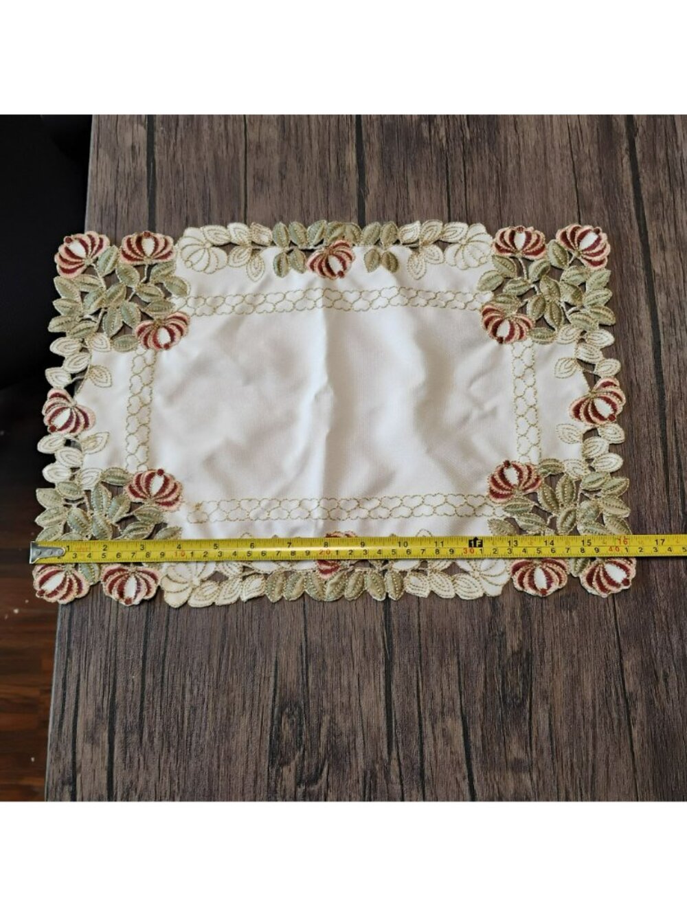 Vintage Floral Embroidered Cutwork Placemats Cream Rose Lace Set of 2, Cottage - Picture 4 of 7